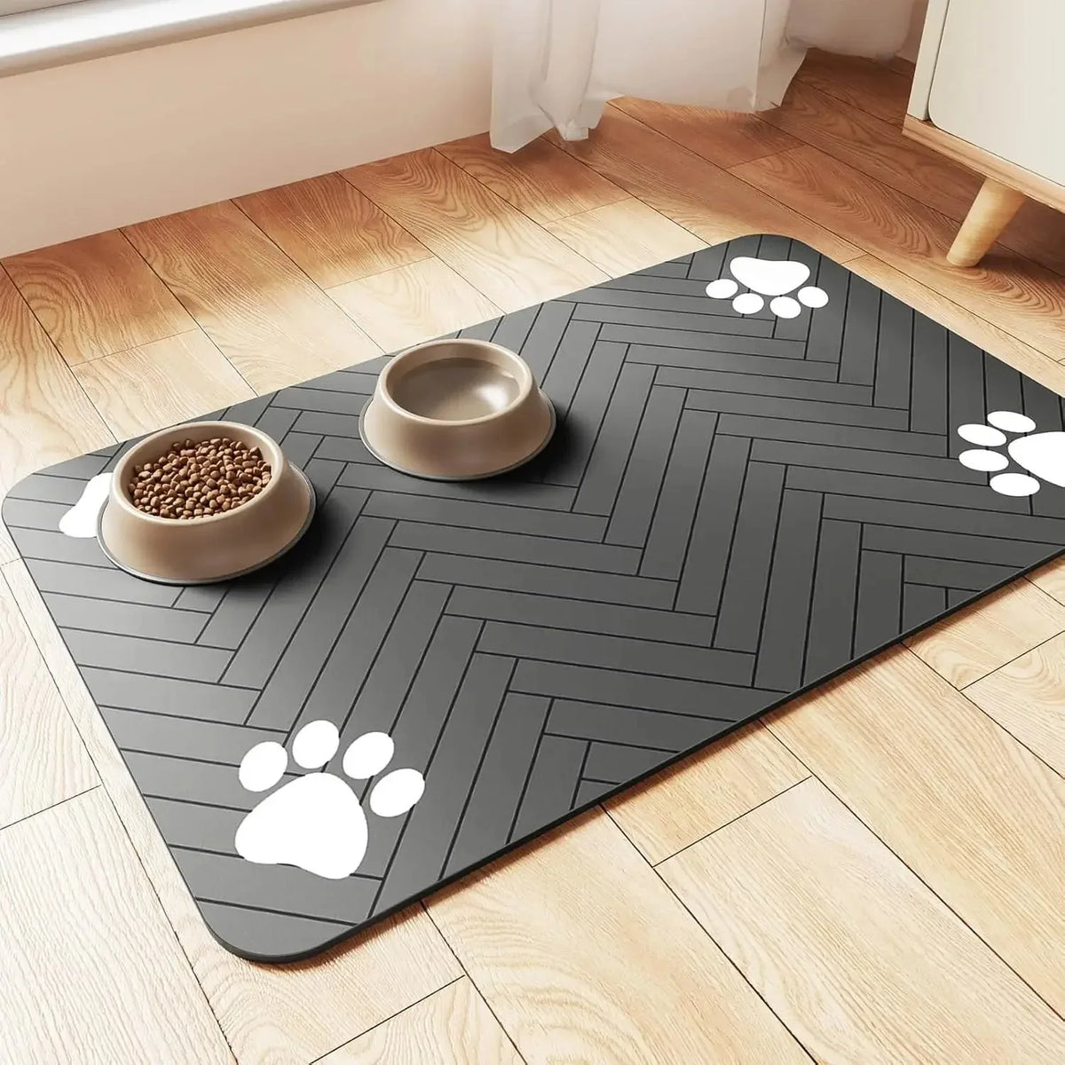 Absorbent cat feeding mat